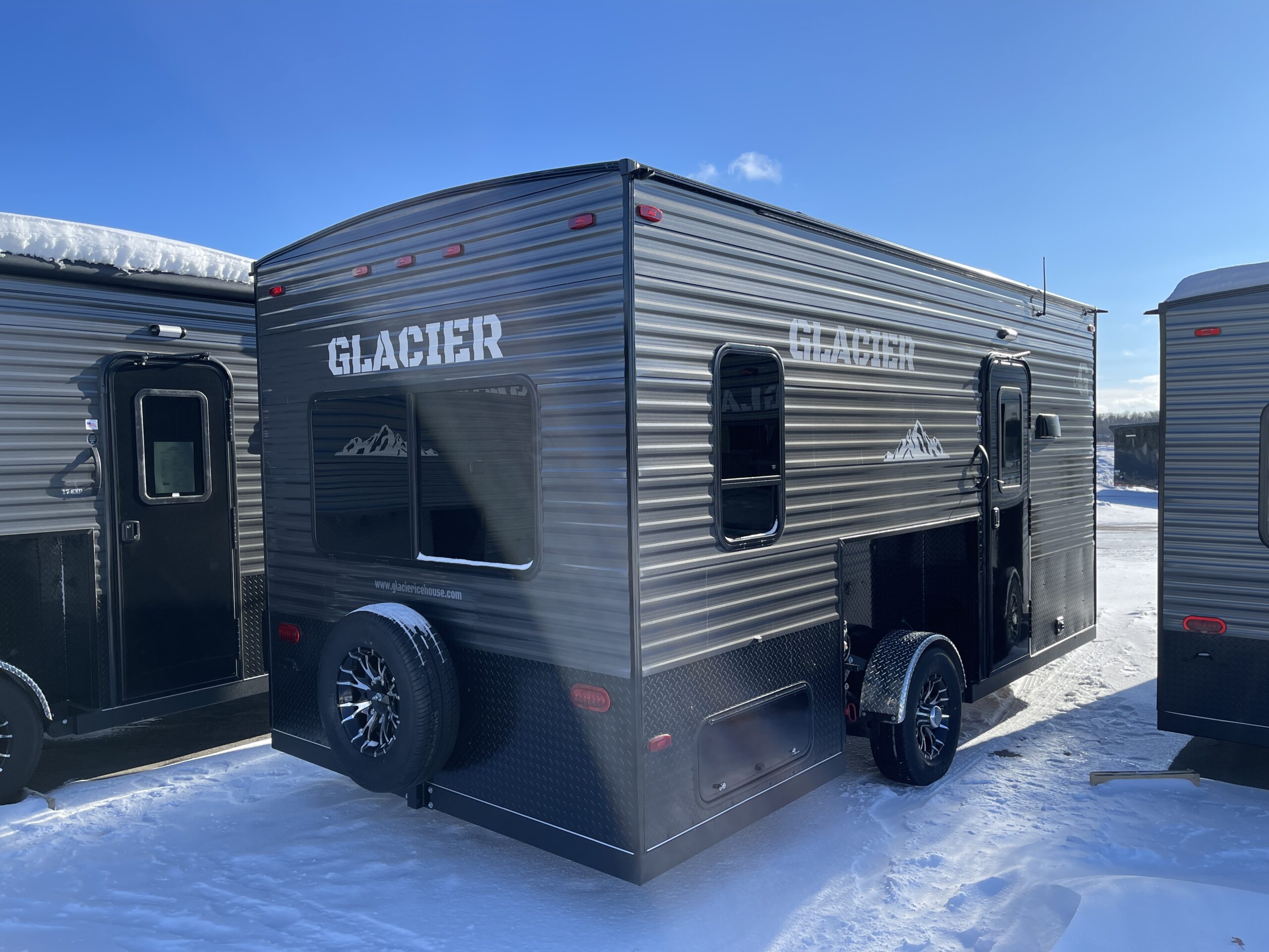 Explorer Wheel House, Ice Fishing House